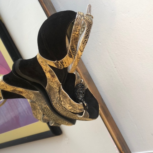 Prada shoe - Picture 2 of 3